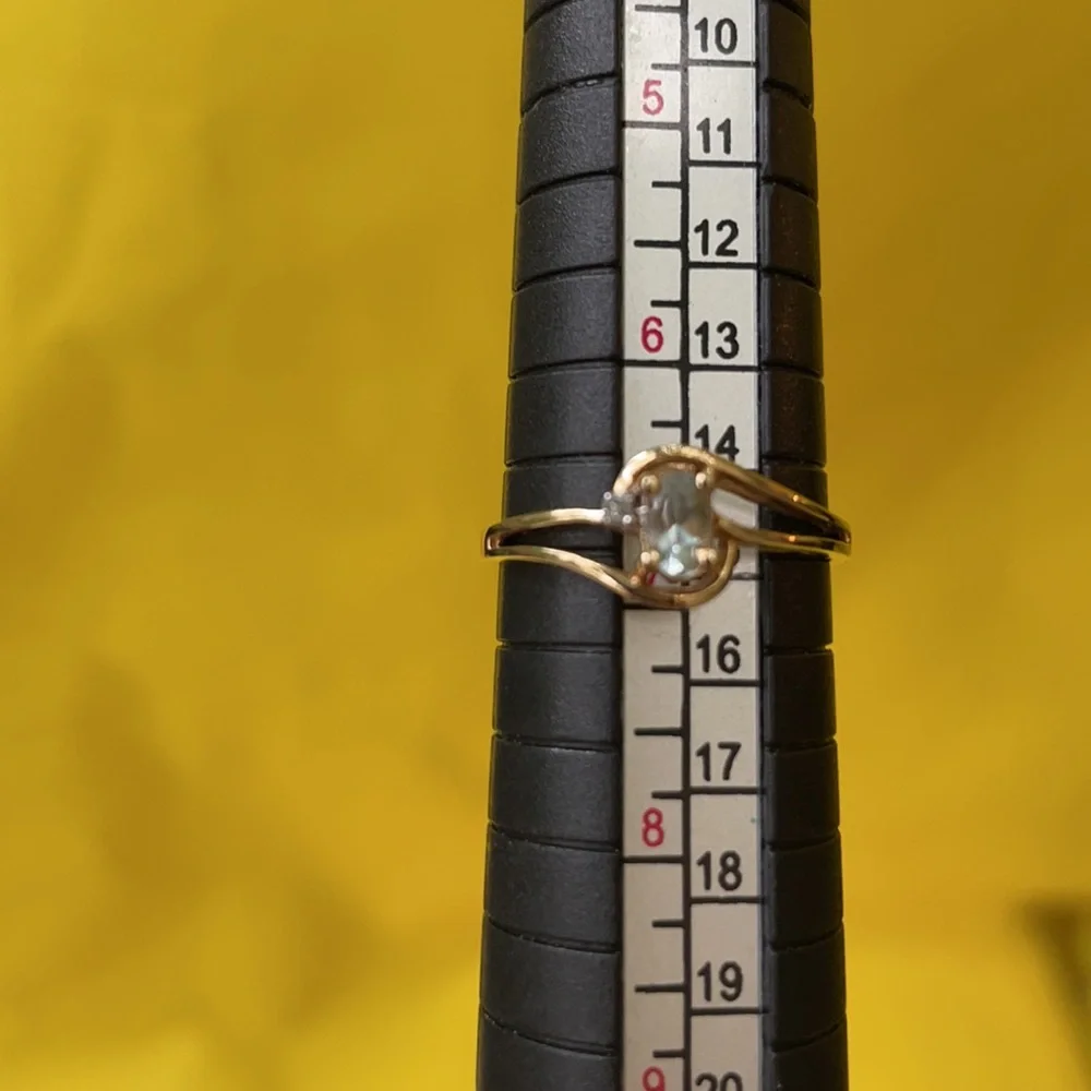 Vintage 10K gold ring with aquamarine and diamond